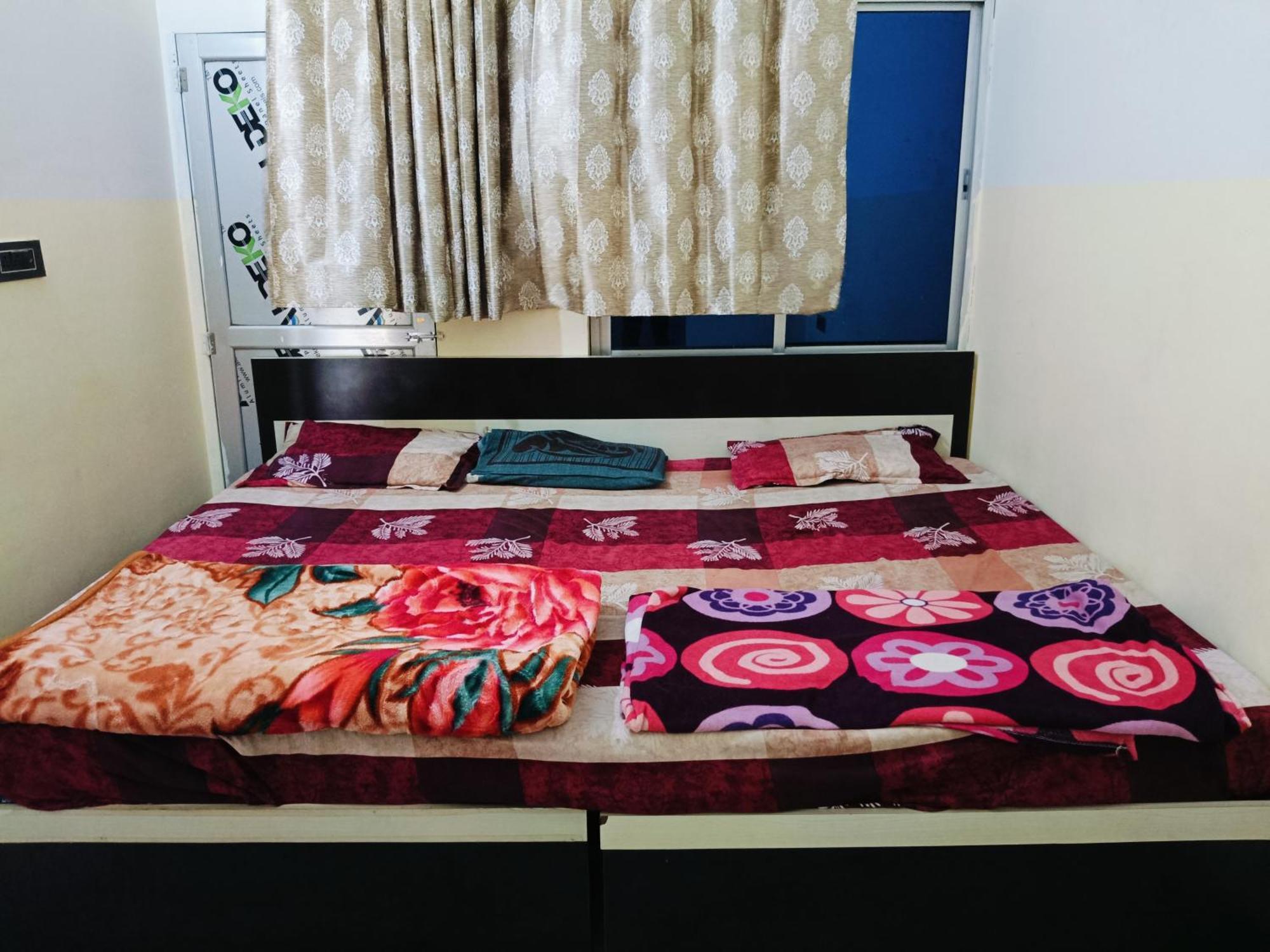Jai Hanuman Guest House Palsana  Exterior foto